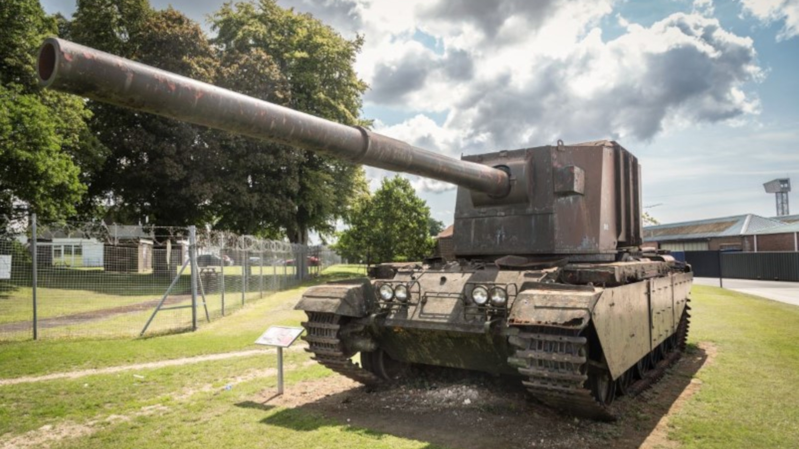 world of tanks to co-sponsor restoration of fv4005 tank news article card thumbnail